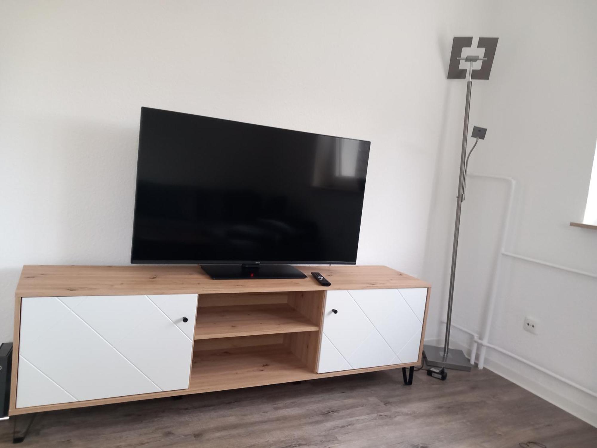 City Apartment Duisburg 1#Netflix &Wlan &Kingsize Bett &Kaffee Maschine & Central & 500M Innenhafen & 2 Min U Bahn Bagian luar foto