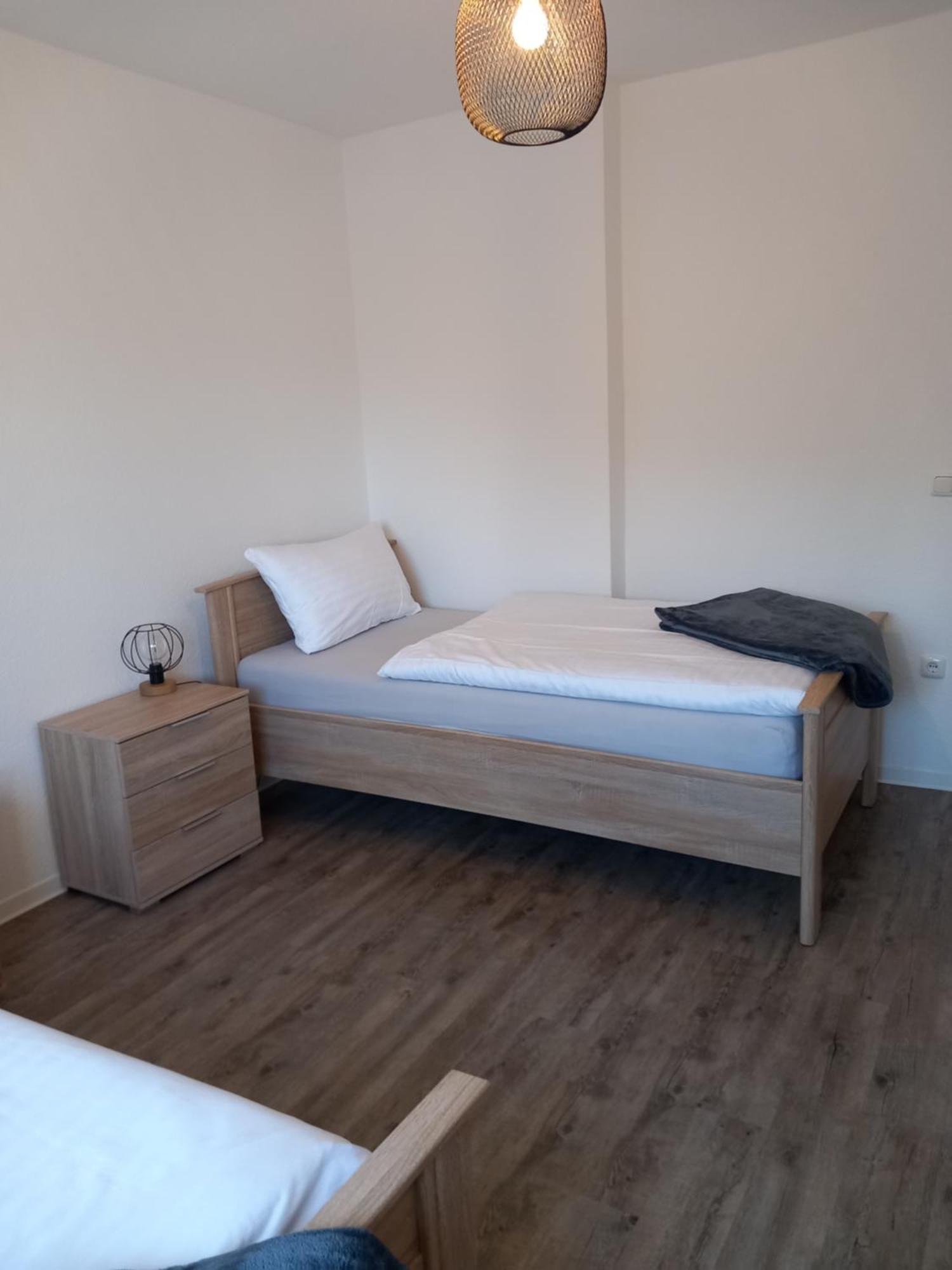 City Apartment Duisburg 1#Netflix &Wlan &Kingsize Bett &Kaffee Maschine & Central & 500M Innenhafen & 2 Min U Bahn Bagian luar foto