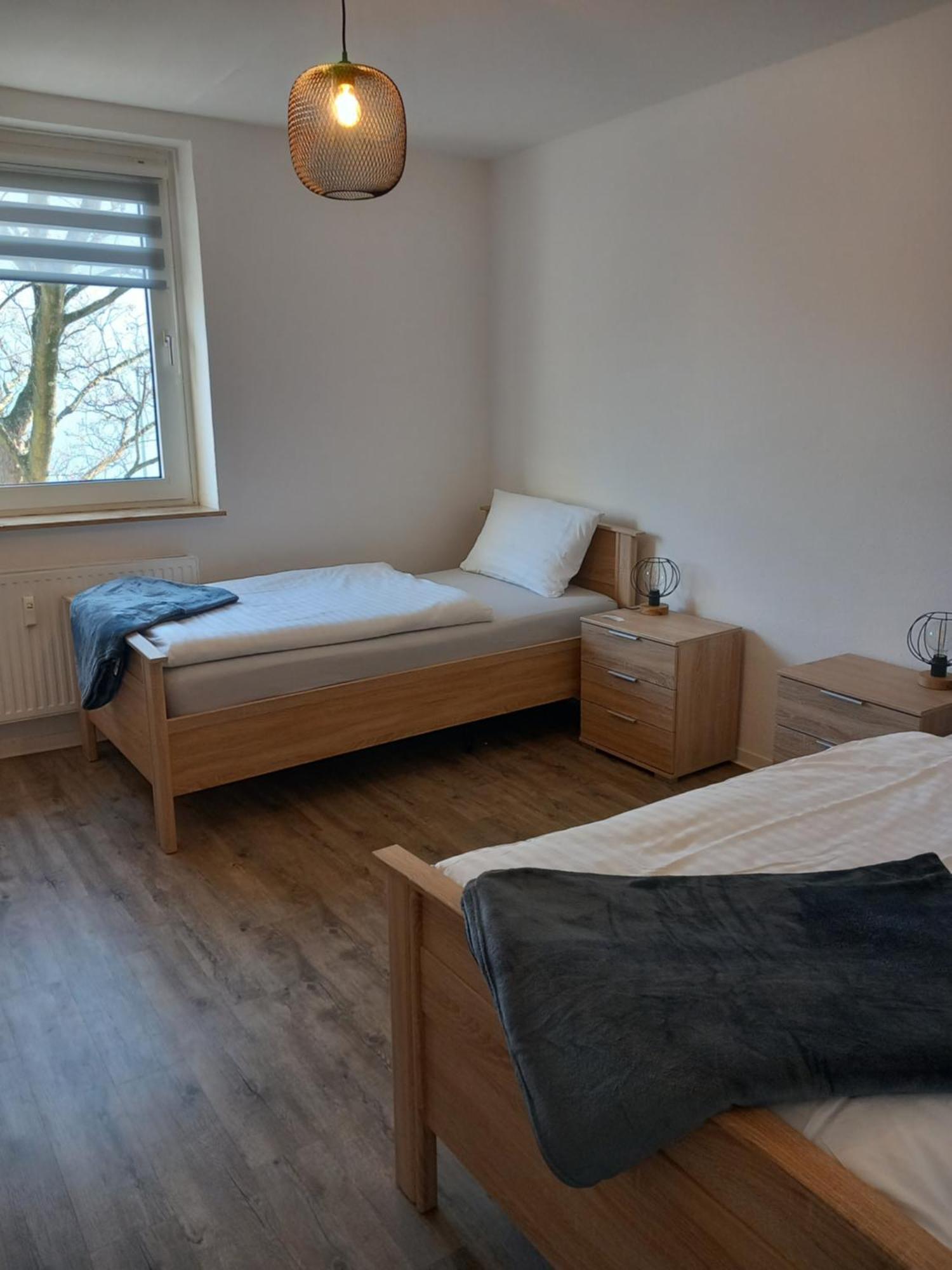 City Apartment Duisburg 1#Netflix &Wlan &Kingsize Bett &Kaffee Maschine & Central & 500M Innenhafen & 2 Min U Bahn Bagian luar foto