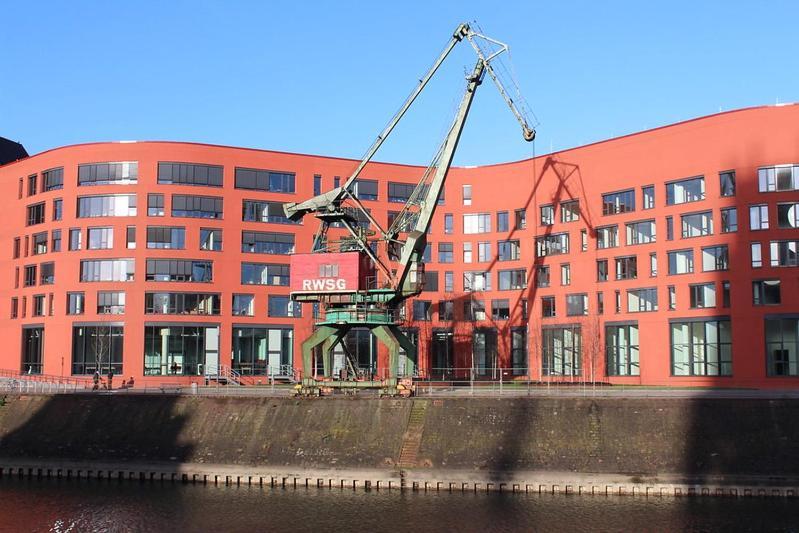 City Apartment Duisburg 1#Netflix &Wlan &Kingsize Bett &Kaffee Maschine & Central & 500M Innenhafen & 2 Min U Bahn Bagian luar foto